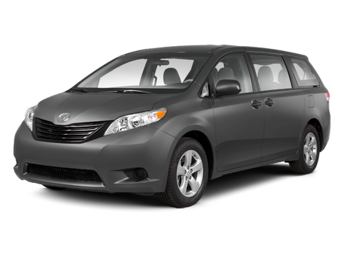 2013 Toyota Sienna SE 8 Passenger