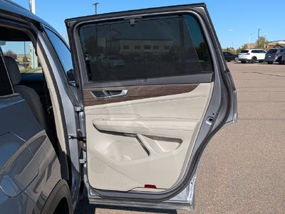 2024 Volkswagen Atlas 2.0T SEL Premium R-Line