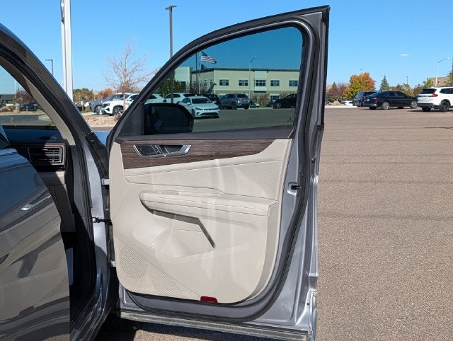 2024 Volkswagen Atlas 2.0T SEL Premium R-Line