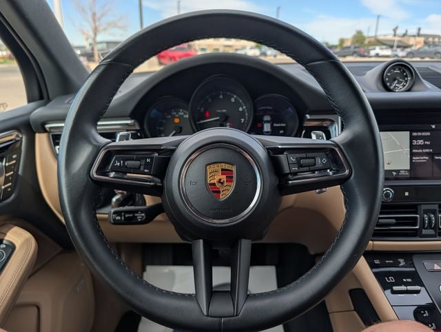 2022 Porsche Macan Base
