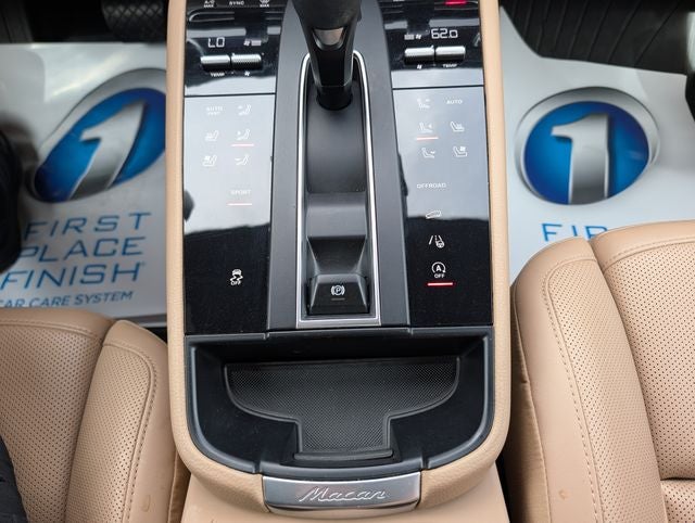 2022 Porsche Macan Base