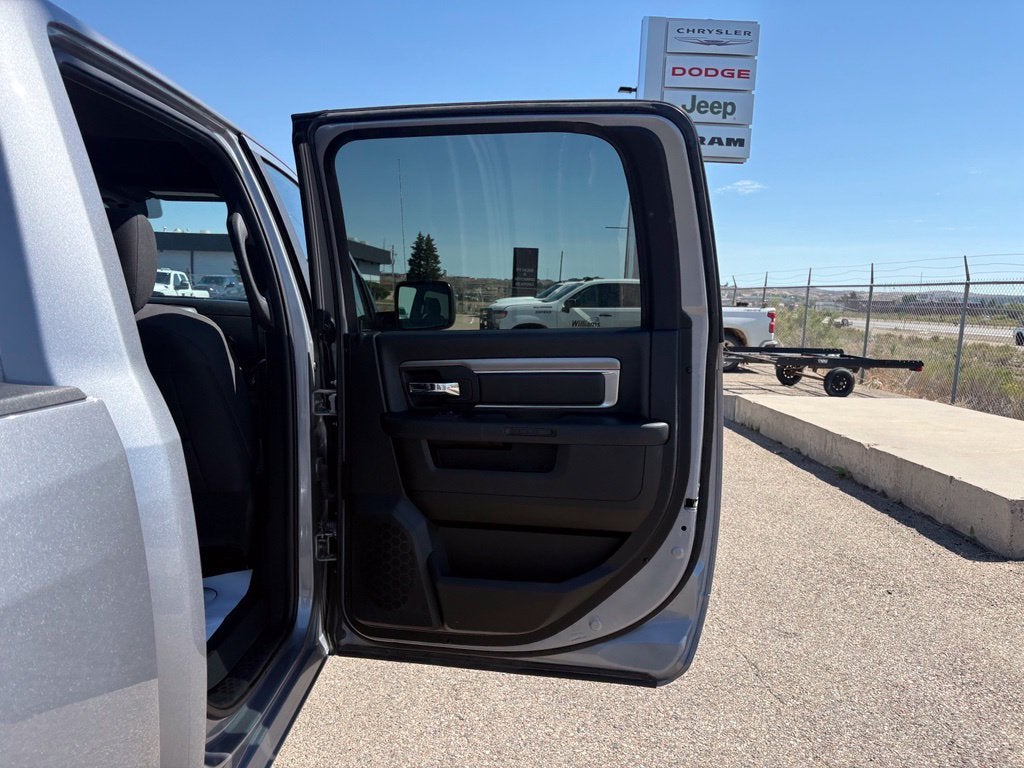 2024 RAM 1500 Warlock 4x4