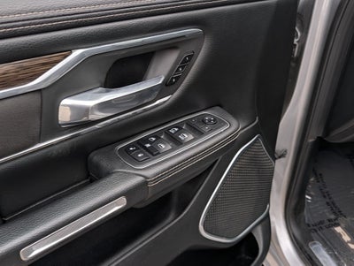 2019 RAM 1500 Laie Crew Cab 4x4 5'7' Box