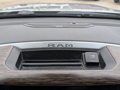 2019 RAM 1500 Laie Crew Cab 4x4 5'7' Box