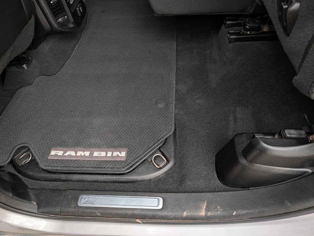2019 RAM 1500 Laie Crew Cab 4x4 5'7' Box