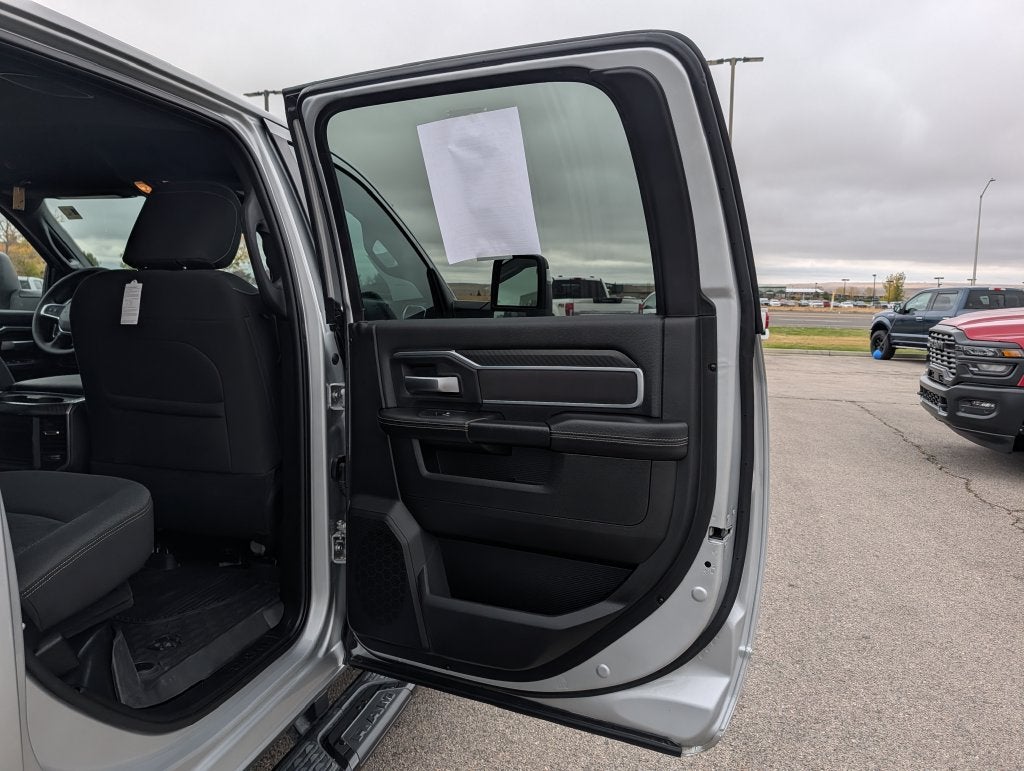 2026 RAM 3500 Big Horn Crew Cab 4x4 8' Box