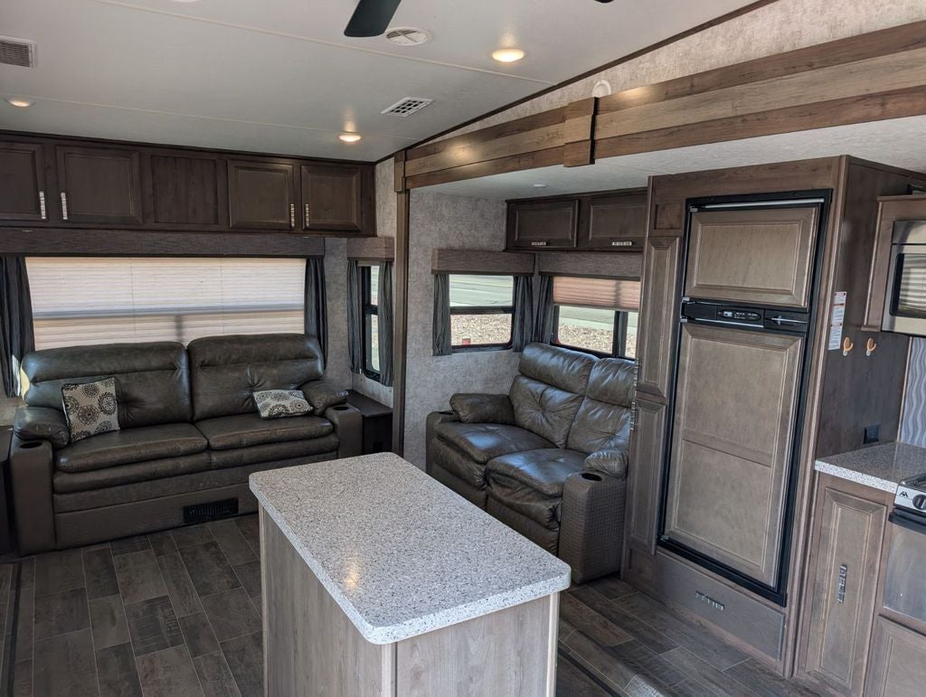 2018 Highland Ridge Mesa Ridge 5th Wheel M-337RLS