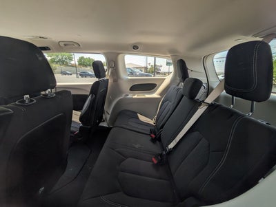2024 Chrysler Voyager LX