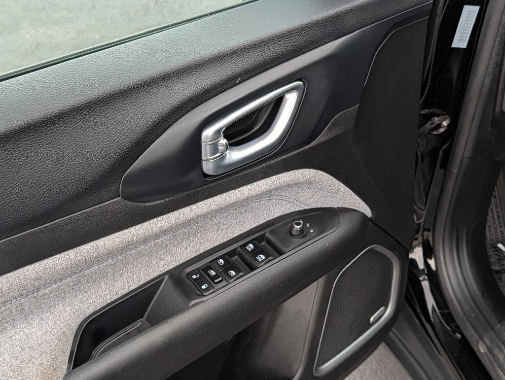 2025 Jeep Compass Latitude W/Sunroof