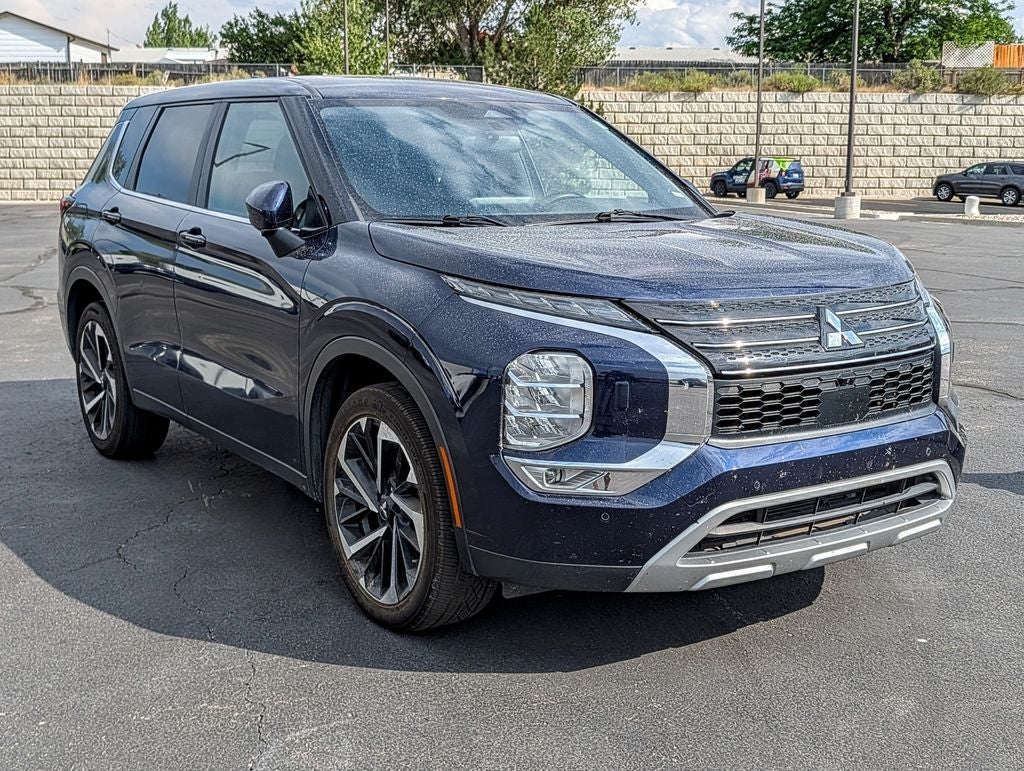 2024 Mitsubishi Outlander SE