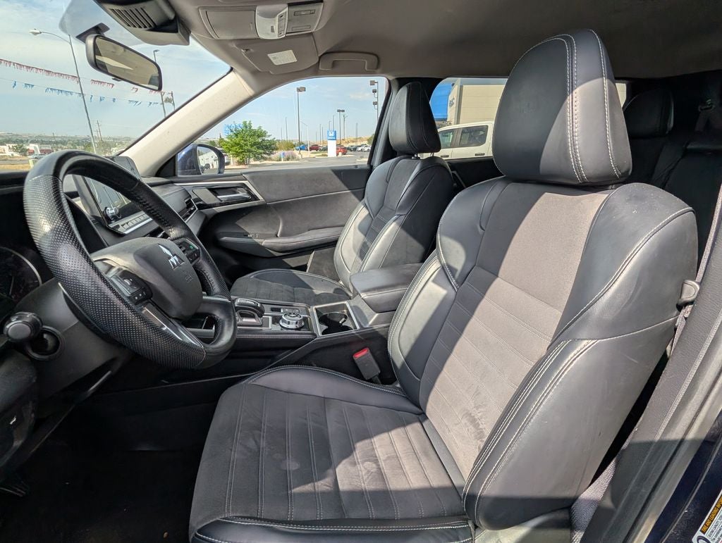 2024 Mitsubishi Outlander SE