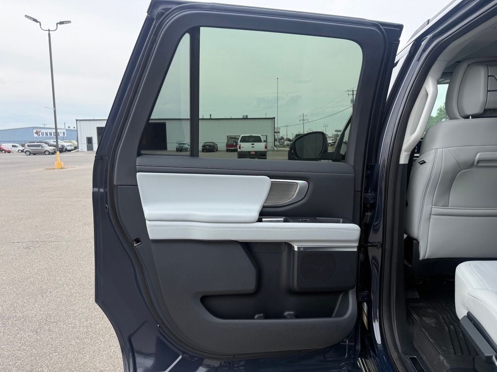 2027 Ford Expedition Max Platinum 30th Anniversary Pkg