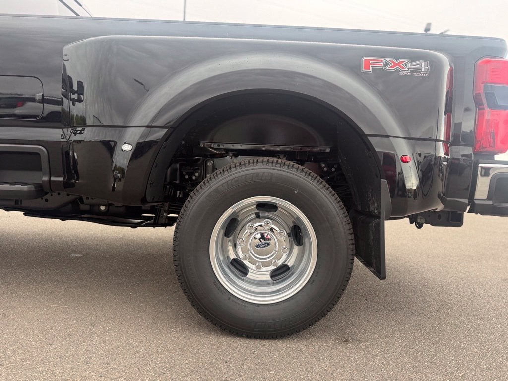 2027 Ford F-350SD Lariat DRW