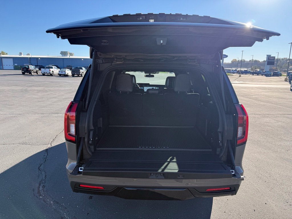 2027 Ford Expedition Max MAX Platinum