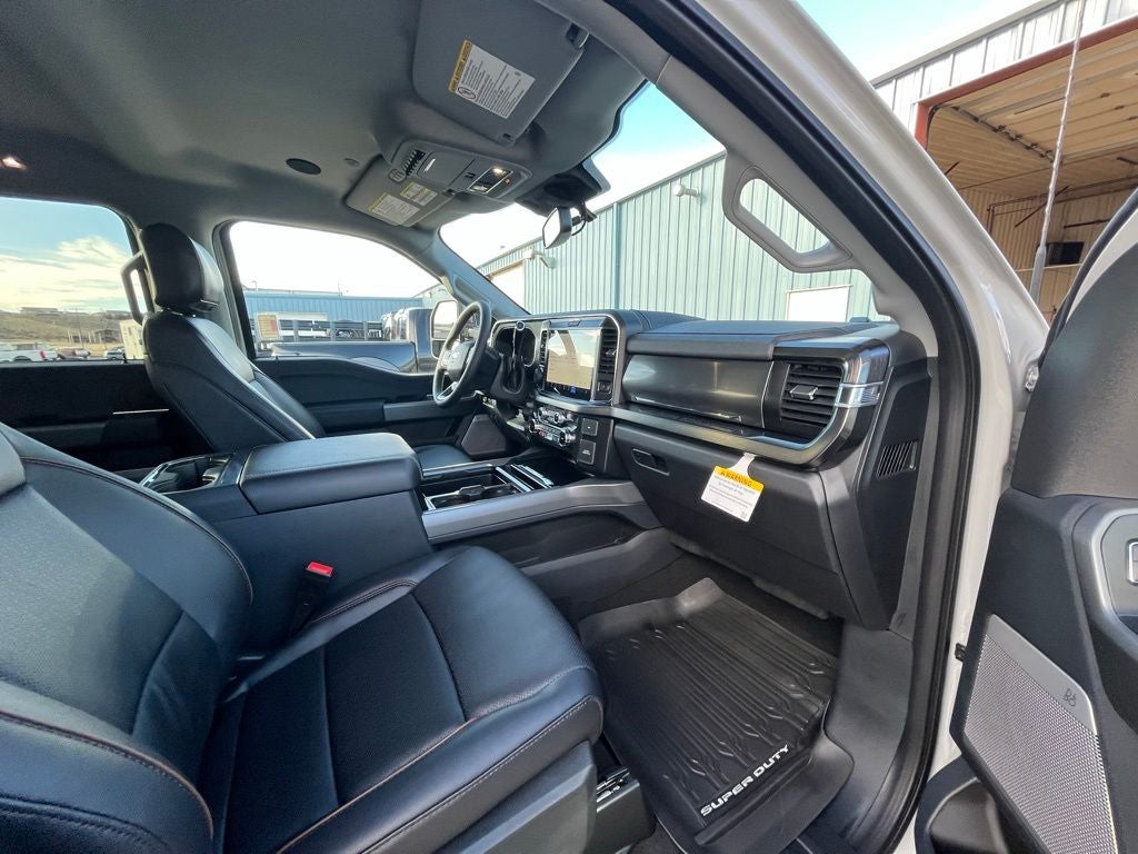 2026 Ford F-350SD Lariat Black Appearance Pkg