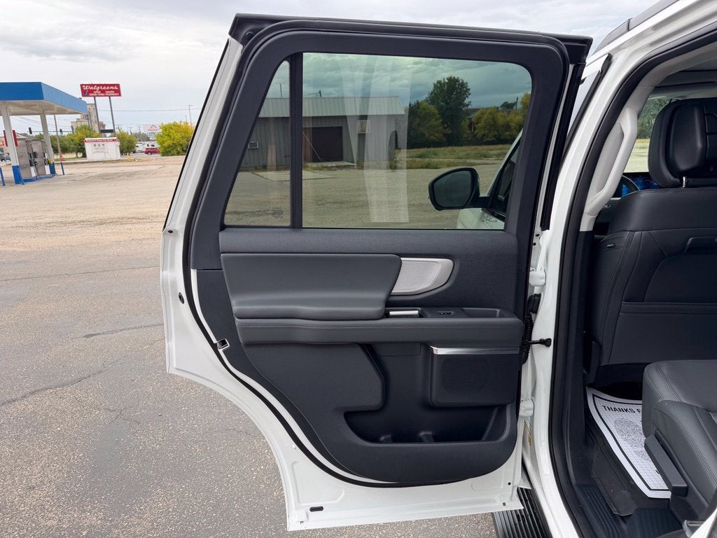 2027 Ford Expedition Active