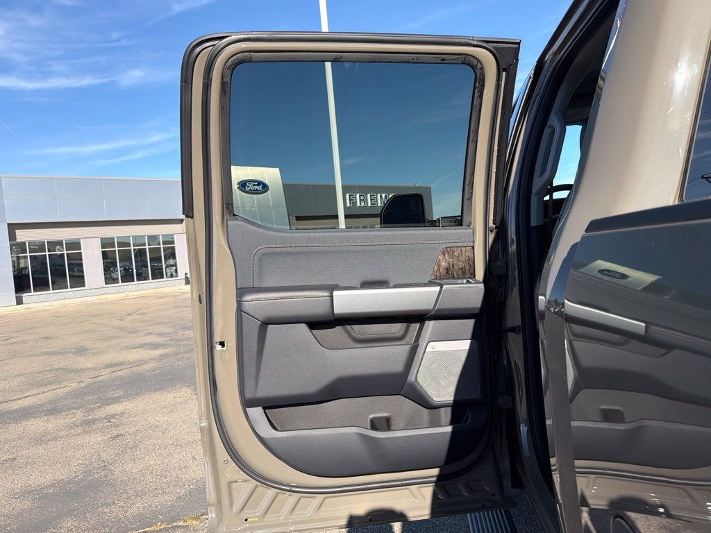 2027 Ford F-350SD Lariat Tremor