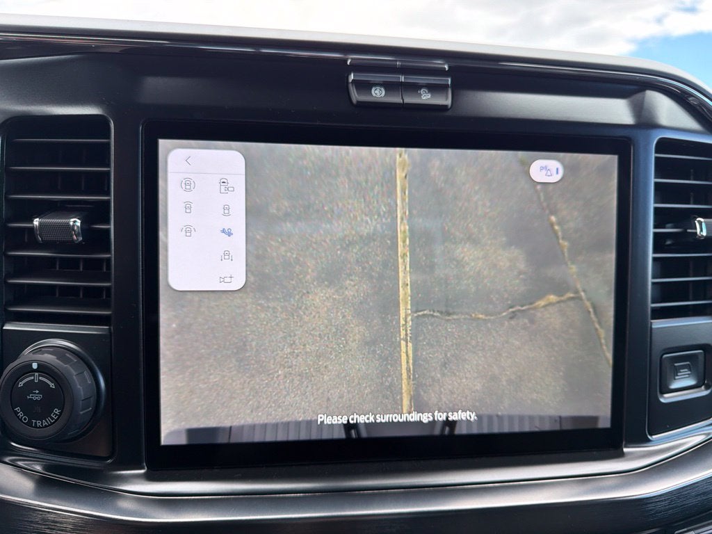 2027 Ford F-350SD Lariat Black Appearance Pkg.