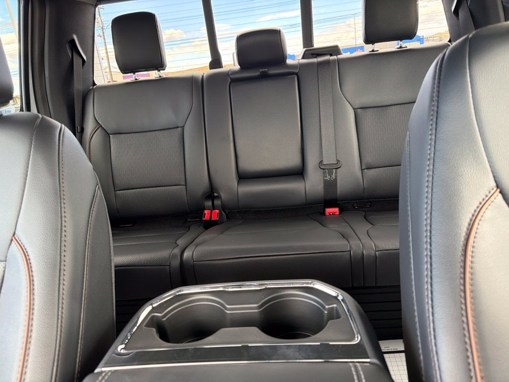 2027 Ford F-350SD Lariat Black Appearance Pkg.