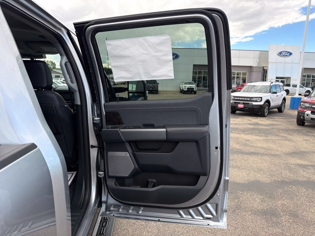 2027 Ford F-350SD Lariat Black Appearance Pkg.
