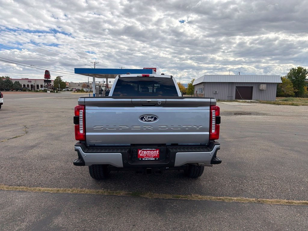 2027 Ford F-350SD Lariat Black Appearance Pkg.