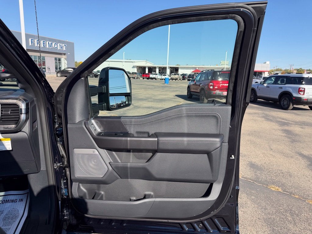 2026 Ford F-150 Lariat Black Appearance Pkg.