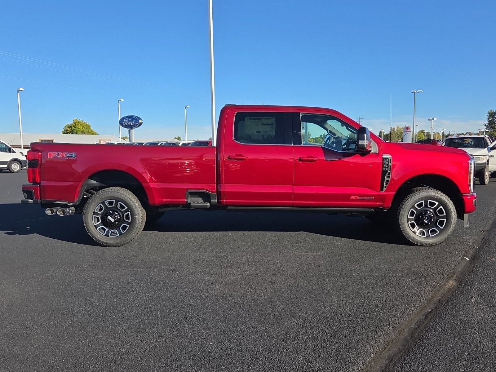 2027 Ford F-350SD Platinum