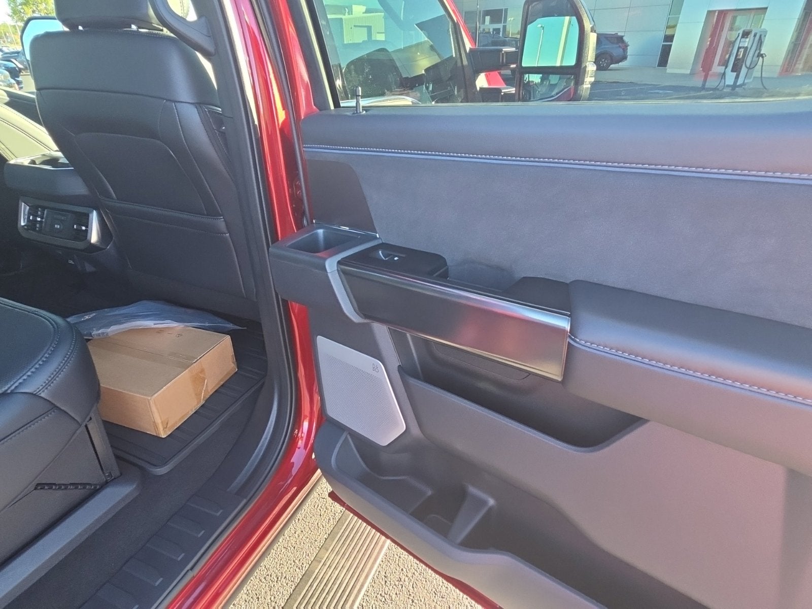2027 Ford F-350SD Platinum