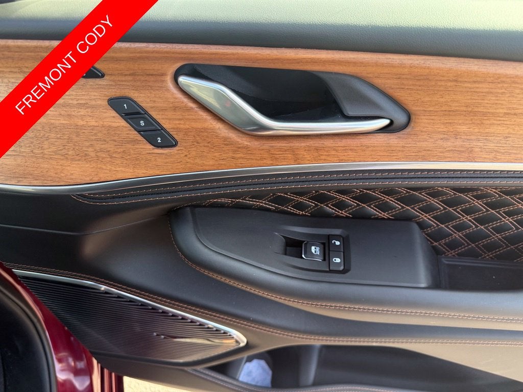 2025 Jeep Grand Cherokee Summit Reserve